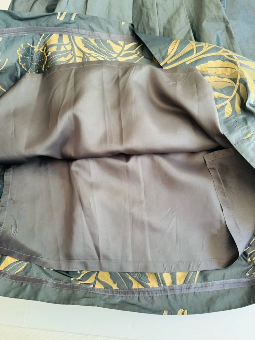 Juliana Collezione Gray Embroidered Midi Skirt Gold Floral Lined USA 8 - Picture 9 of 16